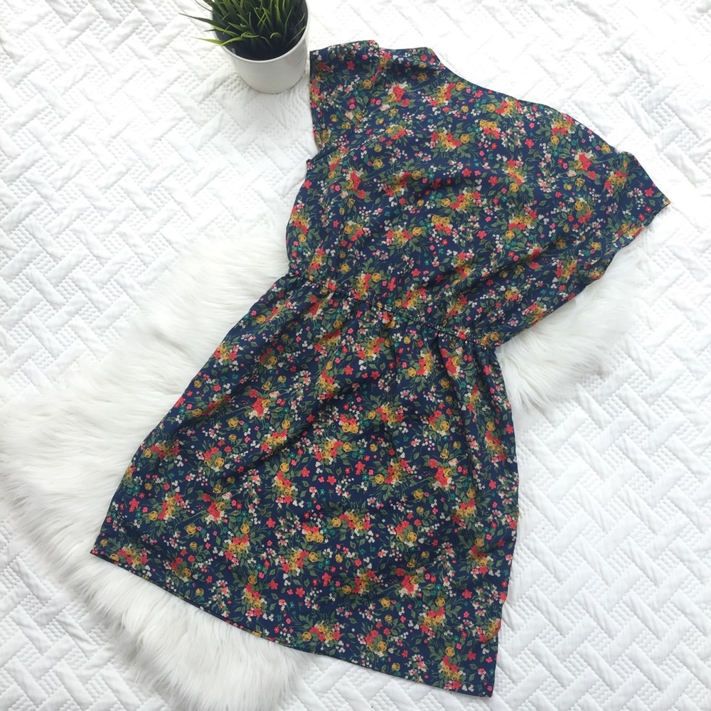 {Tucker} Floral Dress - Picture 3 of 4